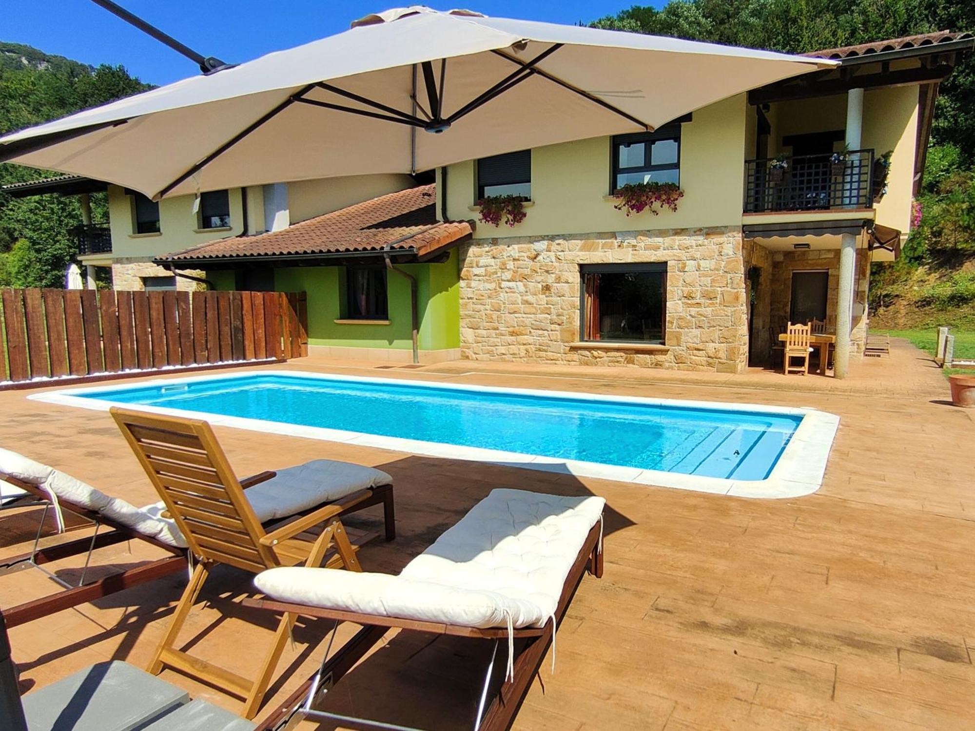 Chalet Con Piscina Climatizada En La Naturaleza Areatza Εξωτερικό φωτογραφία